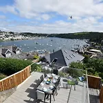 4 Bed In Polruan Pc044