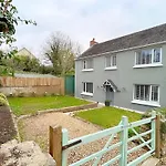 House In The Heart Of Pembroke