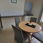 Blackpool - 2-Beds - Sleeps 5 - Pet Friendly