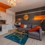 Roomy 2-Bedroom For A Peaceful Stay