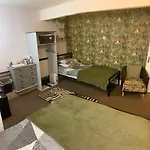 Hornby Villa- 4Star B&B-Couples & Families Only