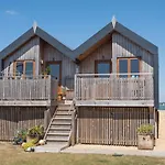Little Tern, Beachside Chalet 6, Access To Beach