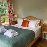 South Lodge With Hot Tub
