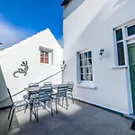 Marine Cottage - Parking - By Brighton Holiday Lets