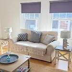 Harbour Retreat Padstow - Entire Apartment In The Beautiful Old Town Of Padstow Harbour