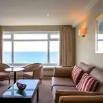 Carlton Club Apartment Avon Apt