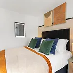 Stylish 3 Bed Flat In Brighton - Sleeps 8