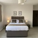 Dream Yard Apartments Westcliff