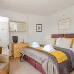 Number 1 Admiralty Cottages