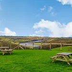 The Threshing Barn - Uk35754