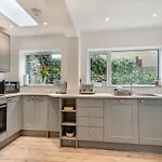 Stones Throw Cottage