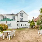 Apartment Eight - Uk39848