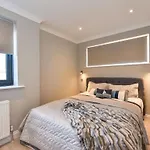 Seaside Bungalow For 6 Close To Village & Beach