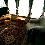 8 Berth Central Heated Golden Palm