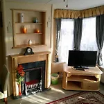 8 Berth Central Heated Golden Palm