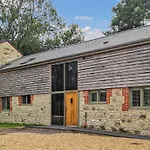 Property 4 - Uk44924
