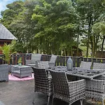 Folly Lodge