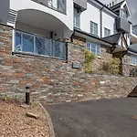 17 St Elmo Court