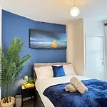 Tv In Every Room Free Parking