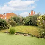 Comfy 3 Bedroom Home - Merseyside