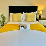 Cozy Apartment - Wifi - Smart Tv - Minutes Walk To Town And Beach - Sleeps 3