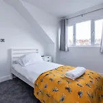 Spacious 4-Bedroom Home Near Bridlington Front