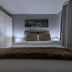 Edinburgh Luxury 4 Bedroom Townhouse With Free Parking