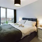 Free Parking - Modern 2 Bedroom Apt In Belfast