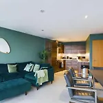 Free Parking - Modern 2 Bedroom Apt In Belfast