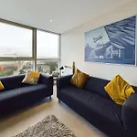 Free Parking - Modern 2 Bedroom Apt In Belfast