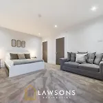 Grand Penthouse Living By Lawsons