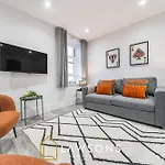 Grand Penthouse Living By Lawsons