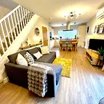 The Duplex Margate With Deck & Living Space Air Conditioning