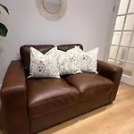 2025 Award Winner Liverpool Cherry House - 4 Bedrooms