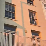 Georgian Townhouse On The Beach