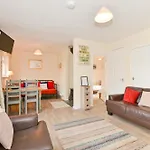 17 Tollgate Cottages