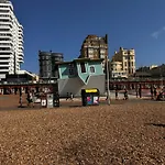 Beautiful Brighton Apartment, 5Min Walk To Beach