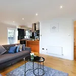 Elegant 2Bd Flat In Brighton Marina - Free Parking