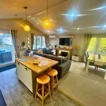 Meadows 33 Hot Tub - Southview Holiday Park