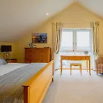 5 Bed New England Style House - Norton, Yarmouth