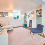 Host & Stay - Kemp Street
