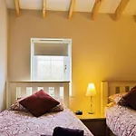 Magpie Cottage
