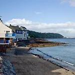 Lyndale Cottage