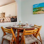 Dolphin Cottage