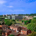 Sidemersey Livings - Central And Quiet 2-Bedroom Apartment
