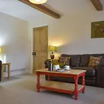 The Garden Apartment - Uk32517