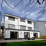 Orestone Garden Apartment