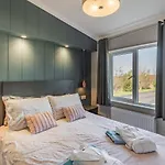 Coastal Retreat - Uk37722