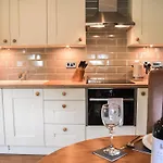 The Hen House - Uk38436