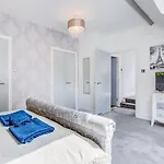 Portland House Apartment